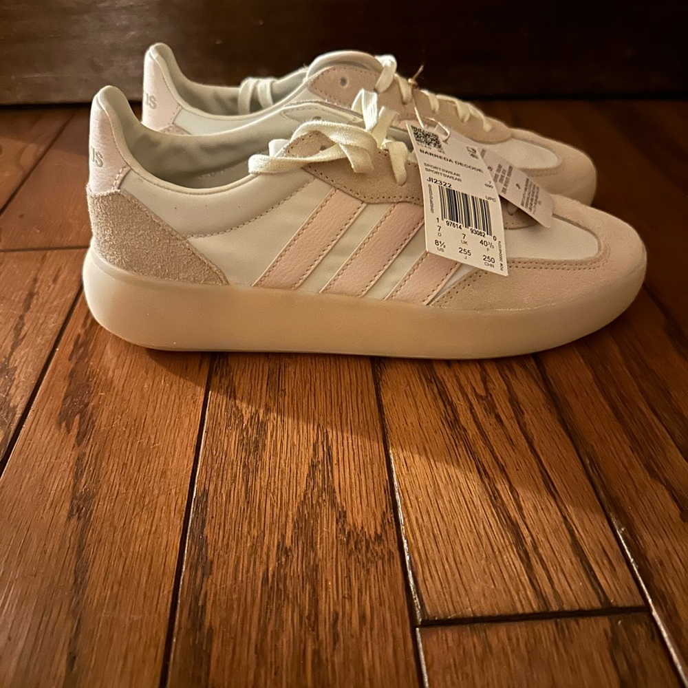 Adidas Barreda Decode Sneakers in White and Pink - Picture 3 of 4